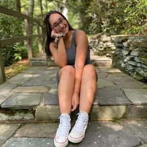 Meet your Posher, Georgia